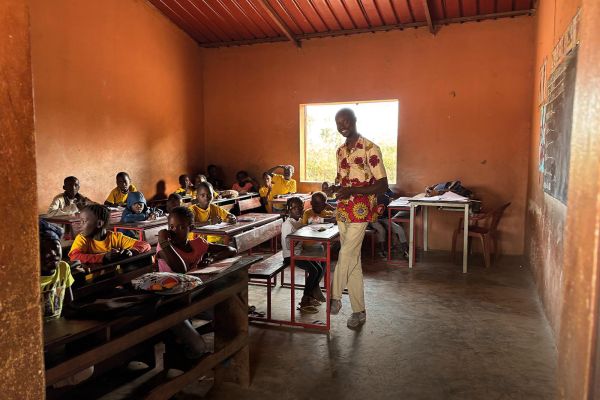 Bambini in una classe in Guinea-Bissau