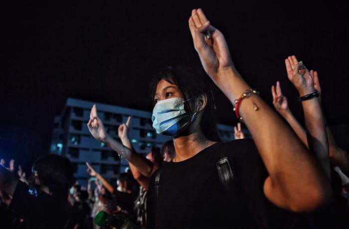 Thailandia: le proteste, la repressione e i «poteri forti» in bilico
