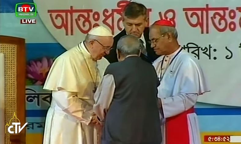 Il Papa in Bangladesh: «Coltivate l’apertura del cuore»