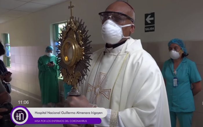 Perù, il vescovo dei malati di Coronavirus