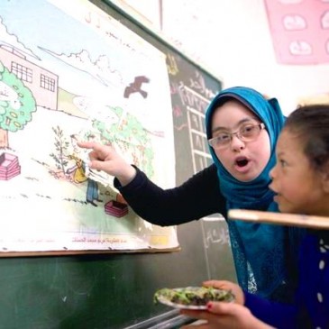 La maestra di Gaza che bacchetta la sindrome di Down