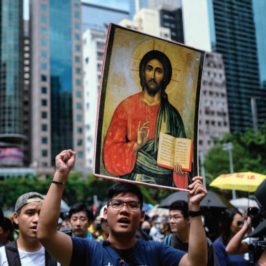 Hong Kong di lotta e di preghiera