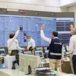 Gli Emirati accendono la prima centrale nucleare araba