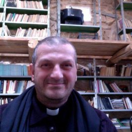 Padre Mourad, dalle catene dell’Isis alla cattedra di Homs