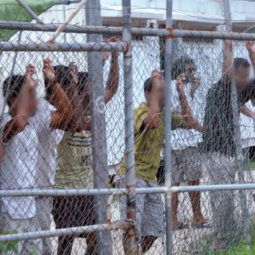 L’Australia chiude Manus, ma non tratta lo stesso i migranti da persone