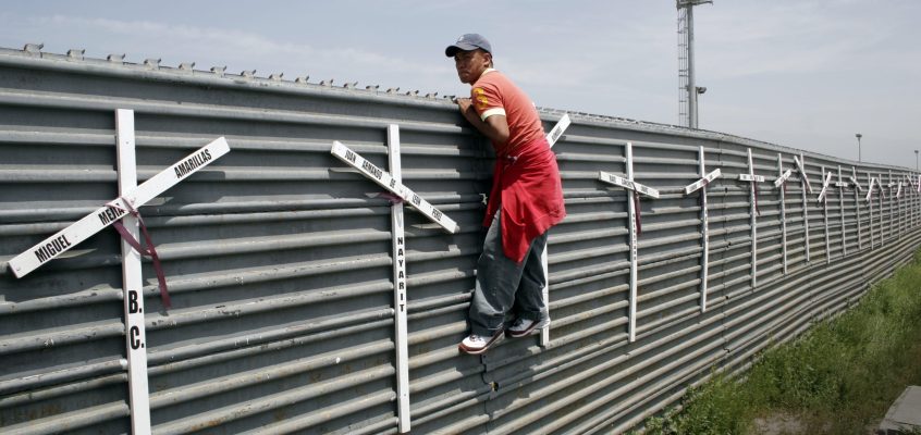 Tijuana, l’impegno con i migranti bloccati alla frontiera
