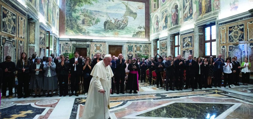 Il Papa a Mondo e Missione: «Siete voce dei senza voce»