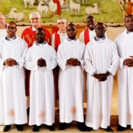 A Yaounde le promesse iniziali di cinque seminaristi