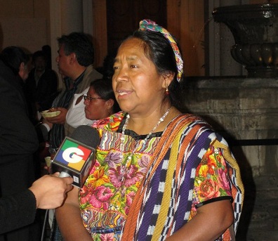 Rosalina Tuyuc, le vedove e la Madre Terra