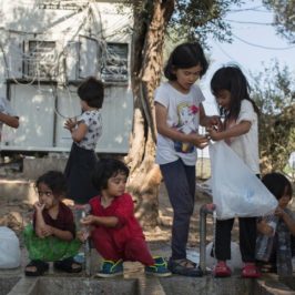 Isole greche, l’incubo del virus nei campi profughi