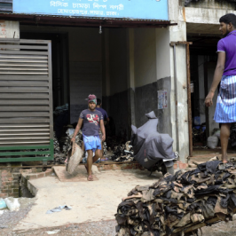Bangladesh, due lavoratori della pelle su tre hanno problemi di salute