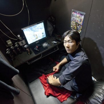 Tokyo e i rifugiati degli Internet café