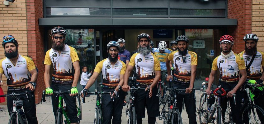 Per Allah e la Siria: in bicicletta da Londra a Medina