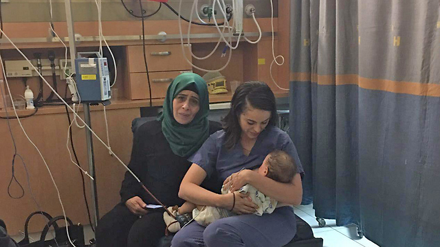 L’infermiera israeliana che ha allattato il piccolo palestinese