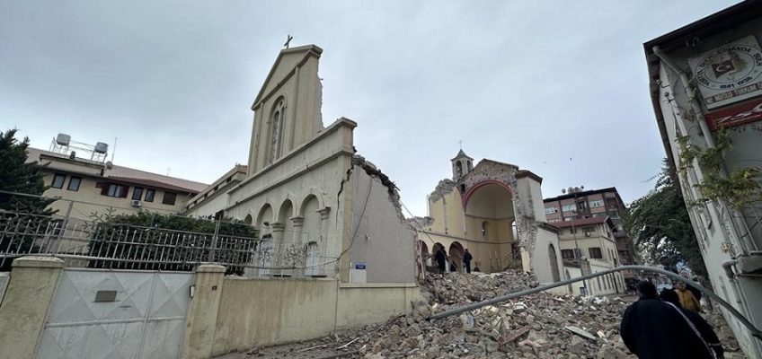 Sisma in Turchia, mons. Bizzeti: «Disastro totale». A Iskenderun, cattedrale crollata