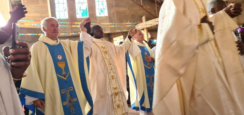 Camerun: grande festa per quattro nuovi sacerdoti del Pime