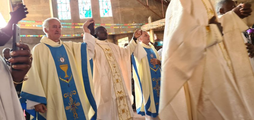 Camerun: grande festa per quattro nuovi sacerdoti del Pime