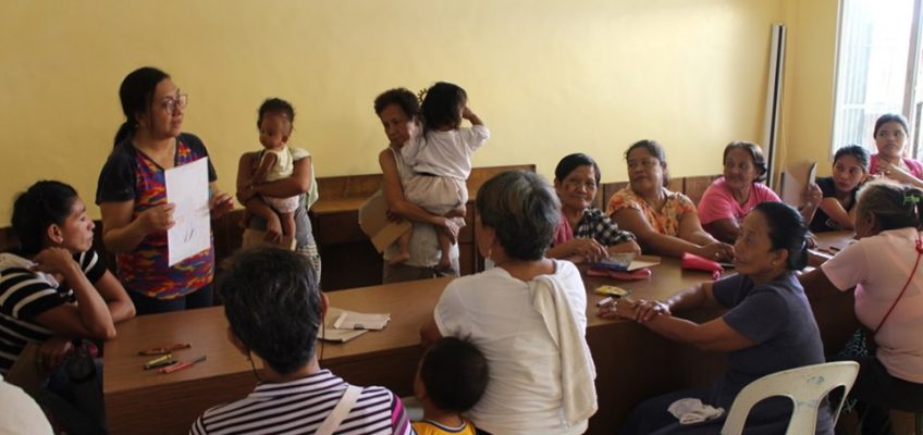 Con gli orfani e le vedove della guerra di Duterte