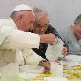 Papa Francesco: «Non distogliamo lo sguardo dai poveri»