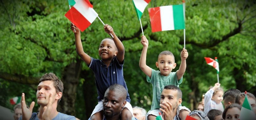 Stranieri in Italia: più regolari, più studenti, più lavoratori