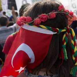 La «caccia al curdo» e il bivio della Turchia